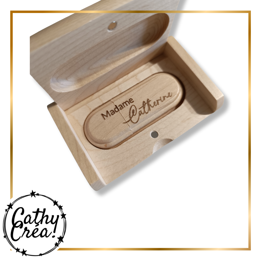 Clé USB en bois gravée et son coffret