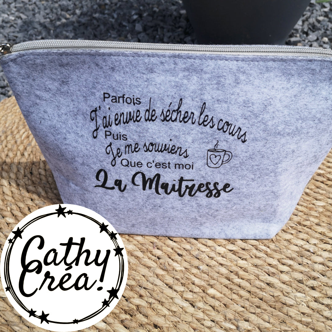 Parfois, j'ai envie de sécher les cours. Puis, je me souviens que c'est moi la maitresse- Trousse