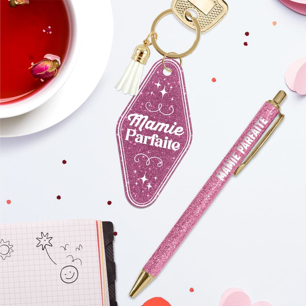 💖 Duo pailleté – Porte-clés & stylo “Mamie parfaite” ✨