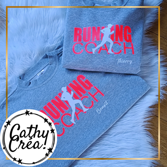 Offrez un sweat personnalisé Running Coach avec prénom. Cadeau parfait pour coachs et coureurs, confortable et fabriqué avec soin.