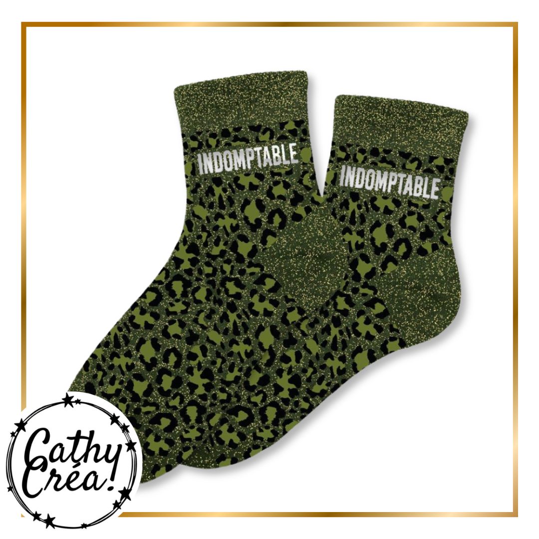 Paire chaussettes léopard kaki pailleté INDOMPTABLE blanc – cadeau femme forte Cathy Créa