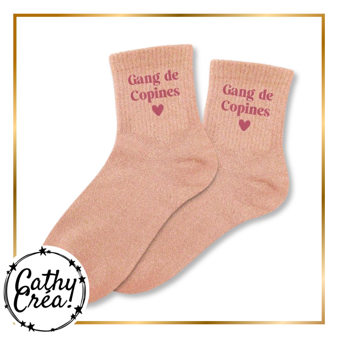 Détail des chaussettes à paillettes rose doré avec inscription Gang de Copines – cadeau fun femme