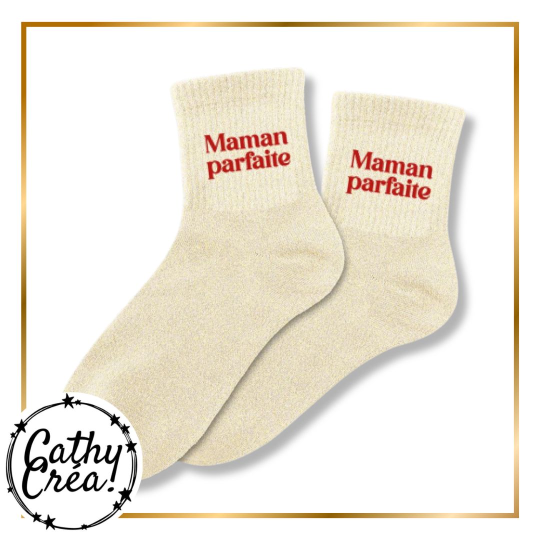 Paire chaussettes paillettes blanc crème inscription Maman parfaite rouge – Cathy Créa