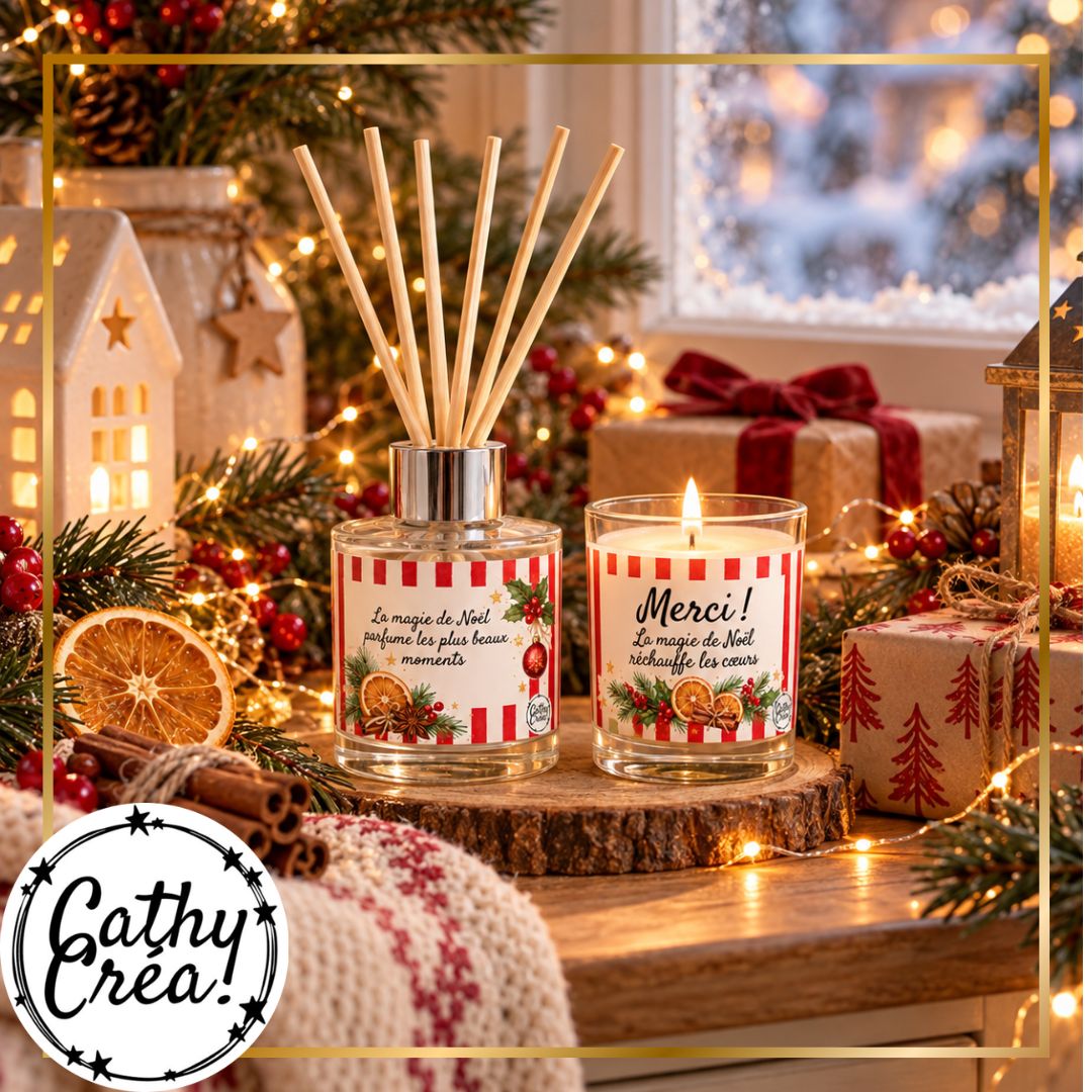 Diffuseur et bougie Merci personnalisés pour Noël sur plateau bois devant un sapin illuminé