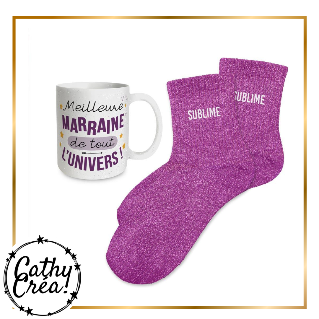 Coffret mug Meilleure Marraine et chaussettes pailletées Sublime dans sa boîte cadeau crème et dorée