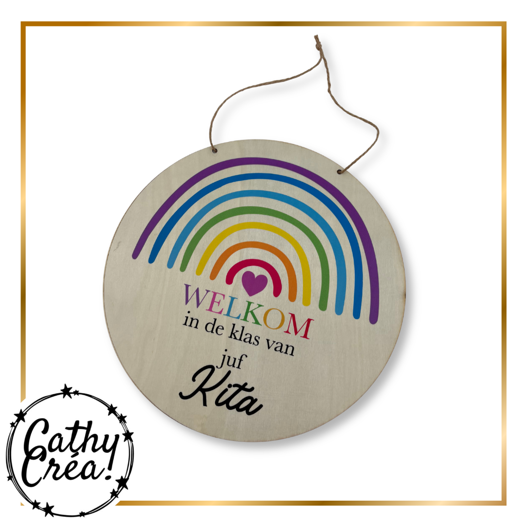 Plaque en bois arc-en-ciel avec cordon en jute pour porte de classe