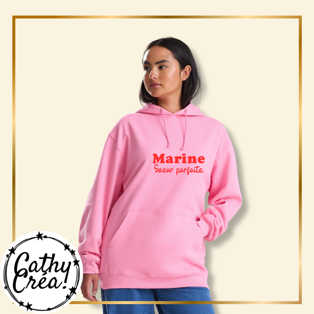 Sweat à capuche rose personnalisé avec prénom femme en flex – Cathy Créa Belgique